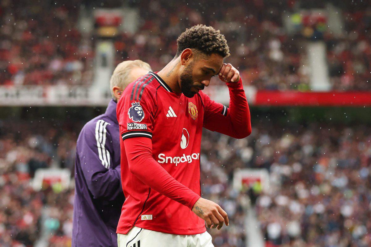 记者：库尼亚在接受私人理疗师治疗，非常希望这个月就复出