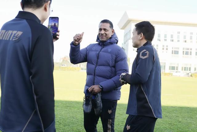 KOK体育平台-陕西联合新任主教练弗拉泽：追随内心选择陕西 为热情的球迷展现我们的足球风格