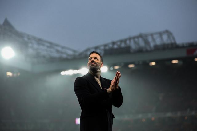 KOK体育-曼联官宣范尼离队令球迷失望，弗莱彻为啥留下了？