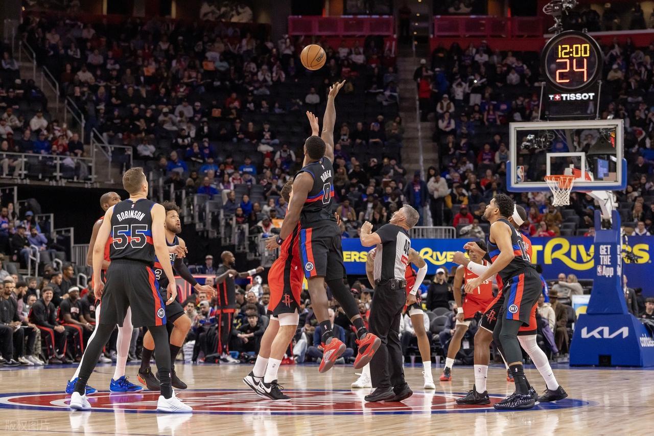 三分里程碑！杜兰特32+7+3打爆活塞！火箭探花奇兵，阿门完胜弟弟